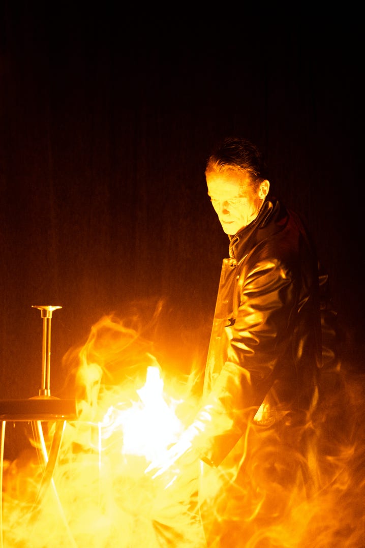 Philipp Schwarz - Zauberer. aus Nürnberg mit der Bühnen-Show