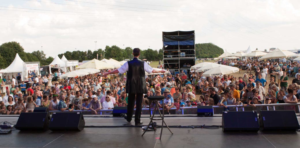 Philipp Schwarz - Zauberer aus Nürnberg auf der großen Bühne.